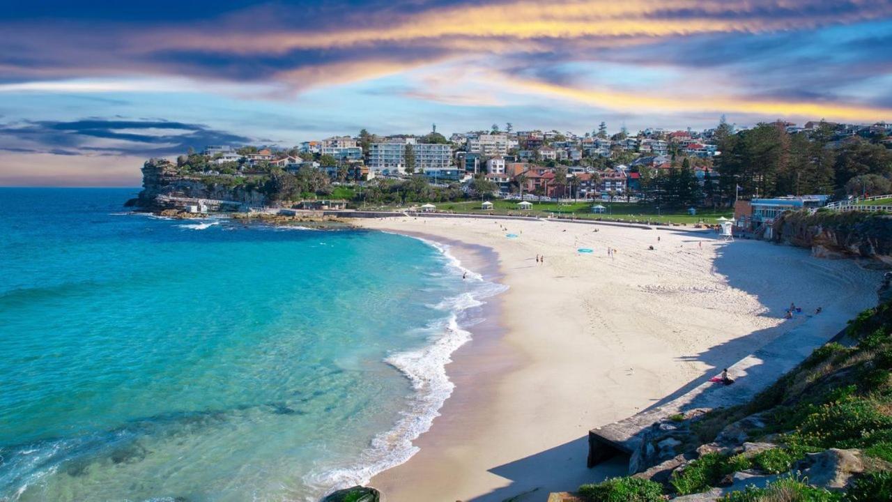 A Modern Two Bedroom Apartment! Quiet, Secure And 1 Minute Walk To Bondi Beach! Apartment *