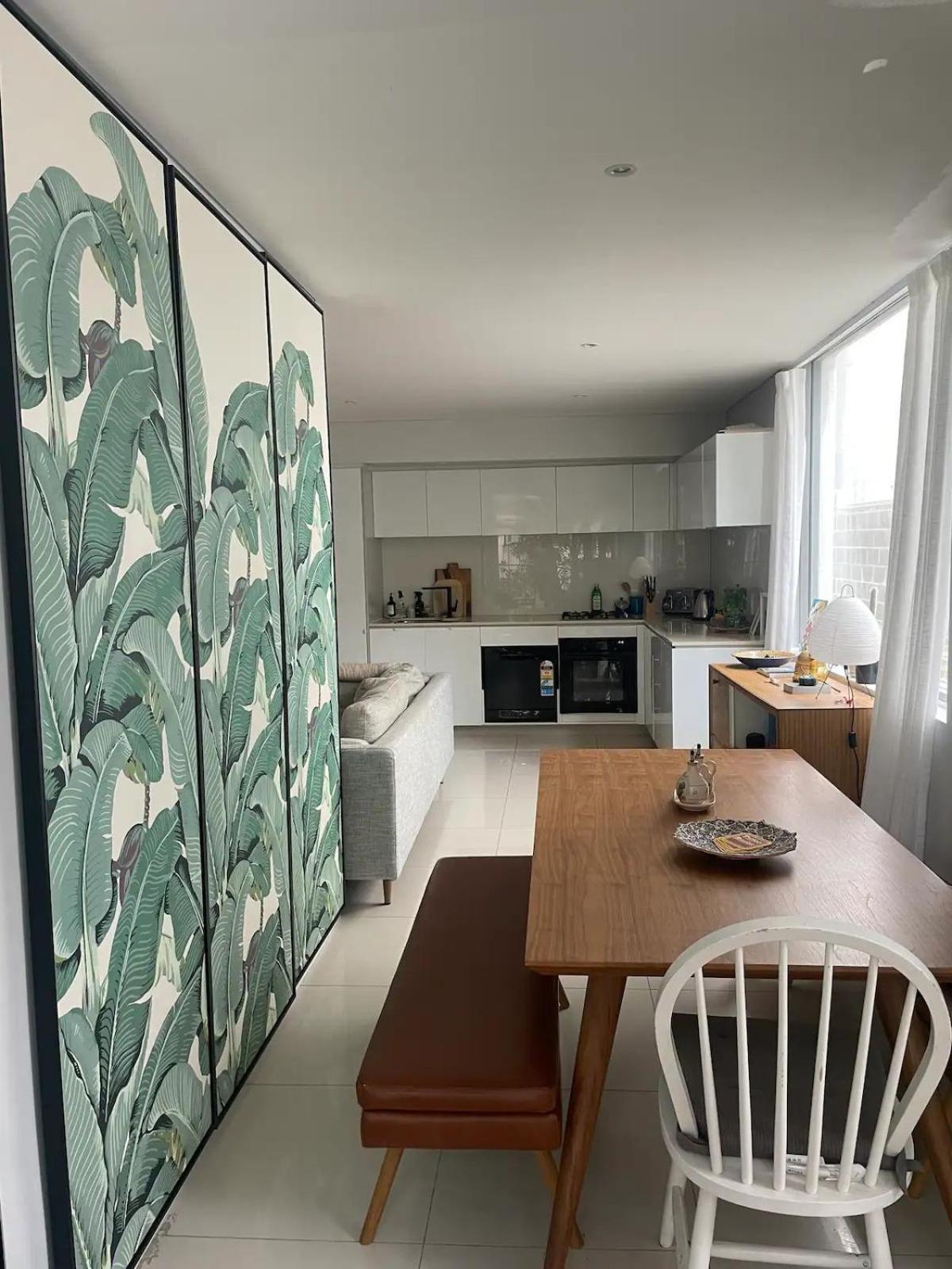 A Modern Two Bedroom Apartment! Quiet, Secure And 1 Minute Walk To Bondi Beach! Apartment *