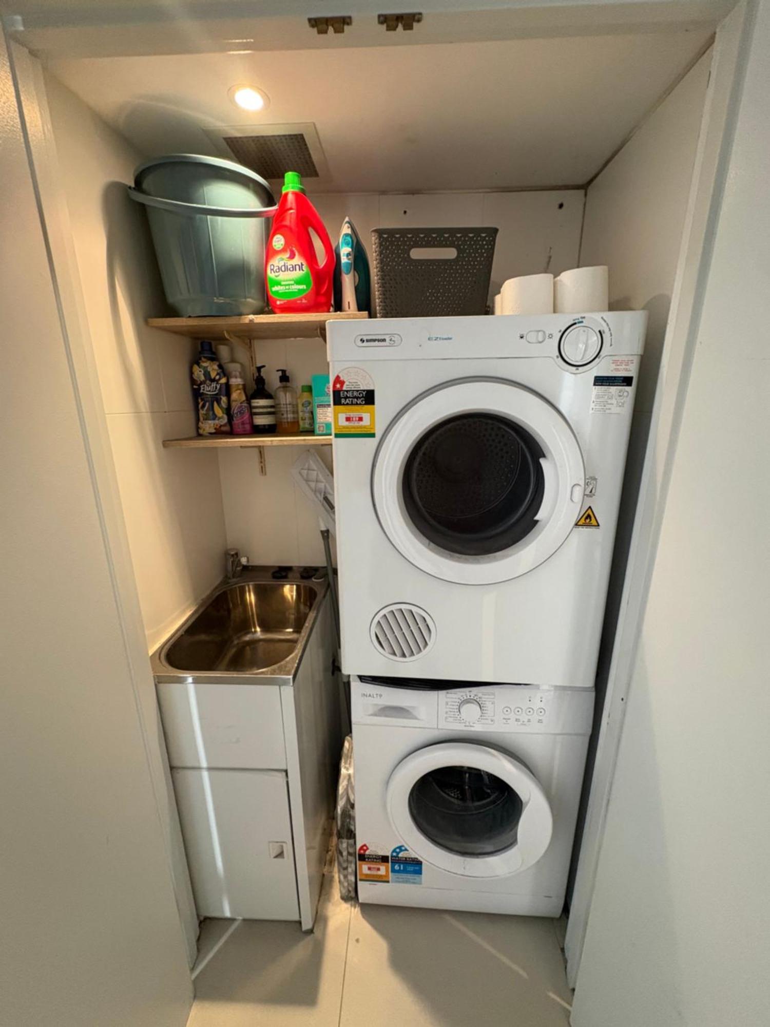 A Modern Two Bedroom Apartment! Quiet, Secure And 1 Minute Walk To Bondi Beach! Apartment *