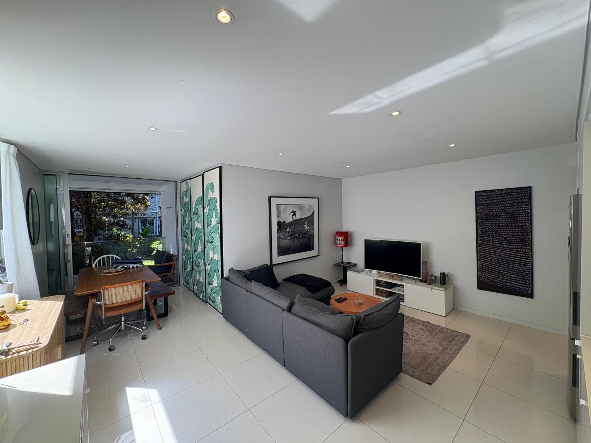A Modern Two Bedroom Apartment! Quiet, Secure And 1 Minute Walk To Bondi Beach!